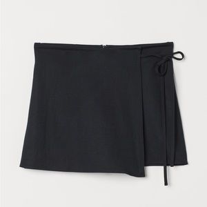 NWT H&M Black Wrap Front Skort